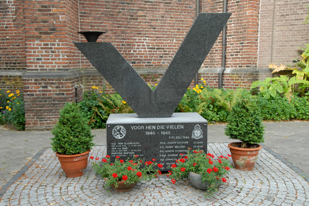 Oorlogsmonument en introductie jaarlijkse dodenherdenking